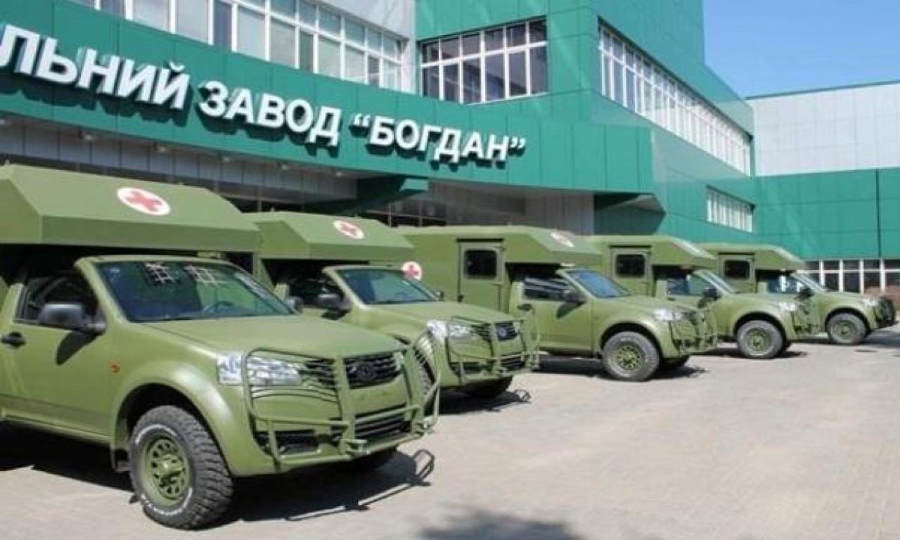 Черкаський «Богдан» отримав збільшене замовлення на санітарні авто для армії