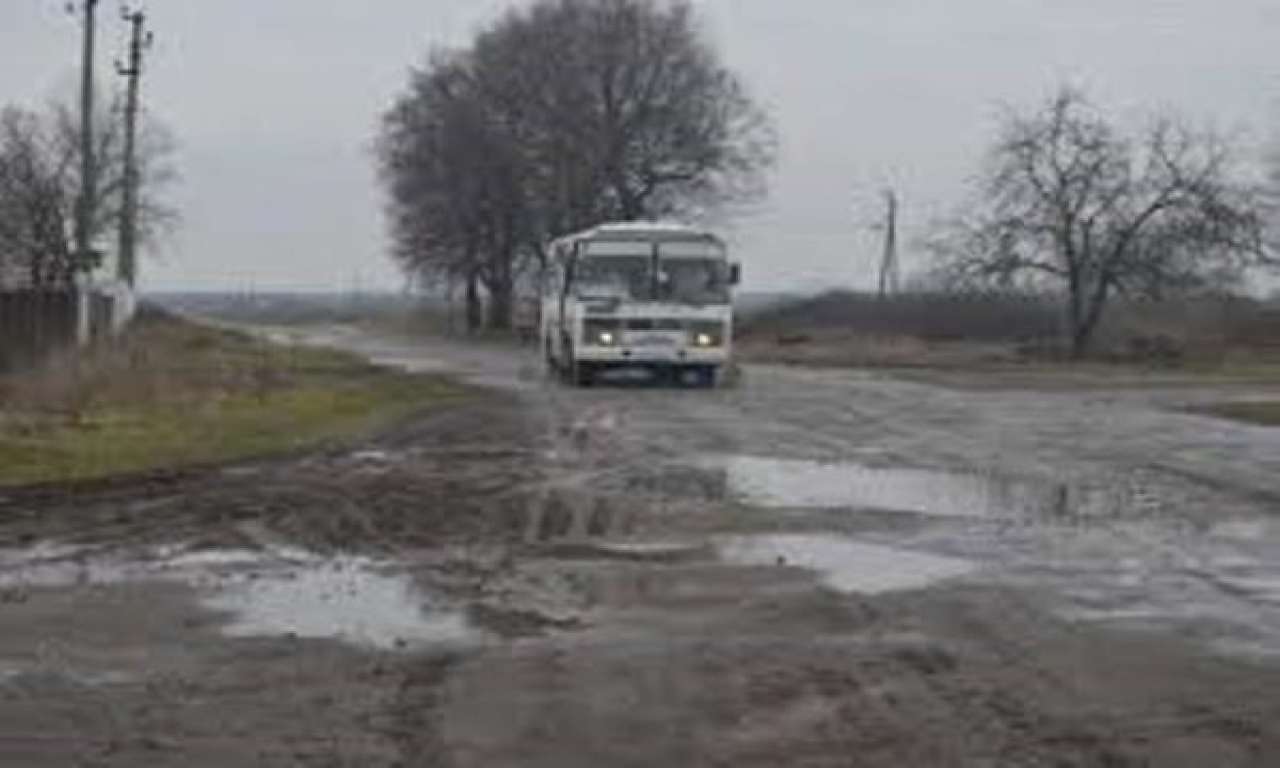 На села Смілянщини автобусів нема, від Черкас до Сміли ходить дві маршрутки